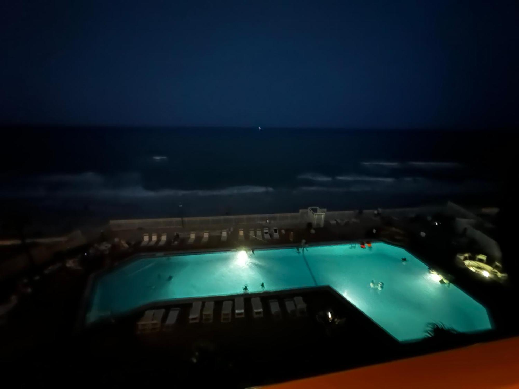 Oceanfront Oasis Aparthotel Daytona Beach Exterior photo