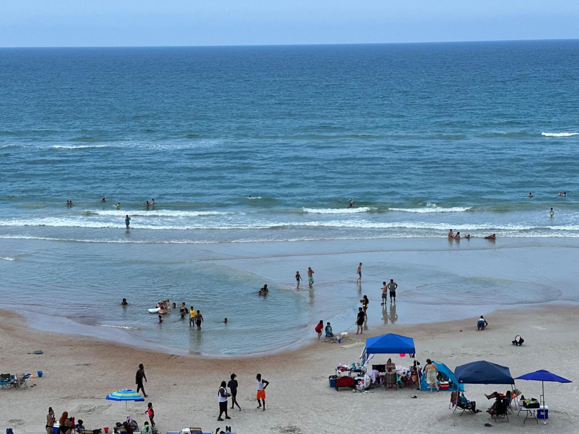 Oceanfront Oasis Aparthotel Daytona Beach Exterior photo