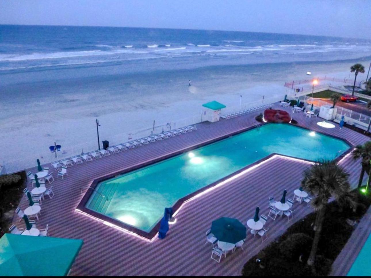 Oceanfront Oasis Aparthotel Daytona Beach Exterior photo